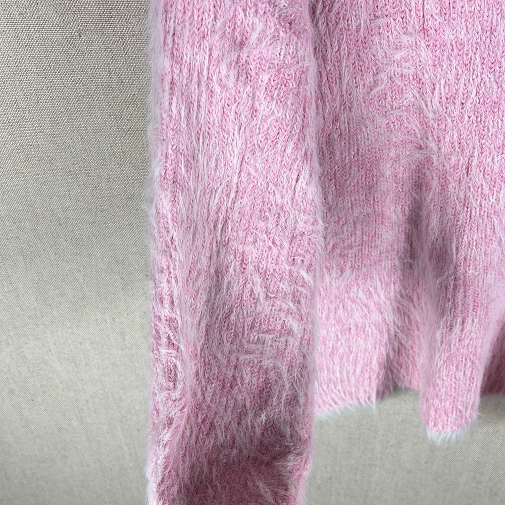 Kimchi Blue > New with Tags Pink Priscilla V-Neck Fuzzy Sweater Large - Picture 9 of 12